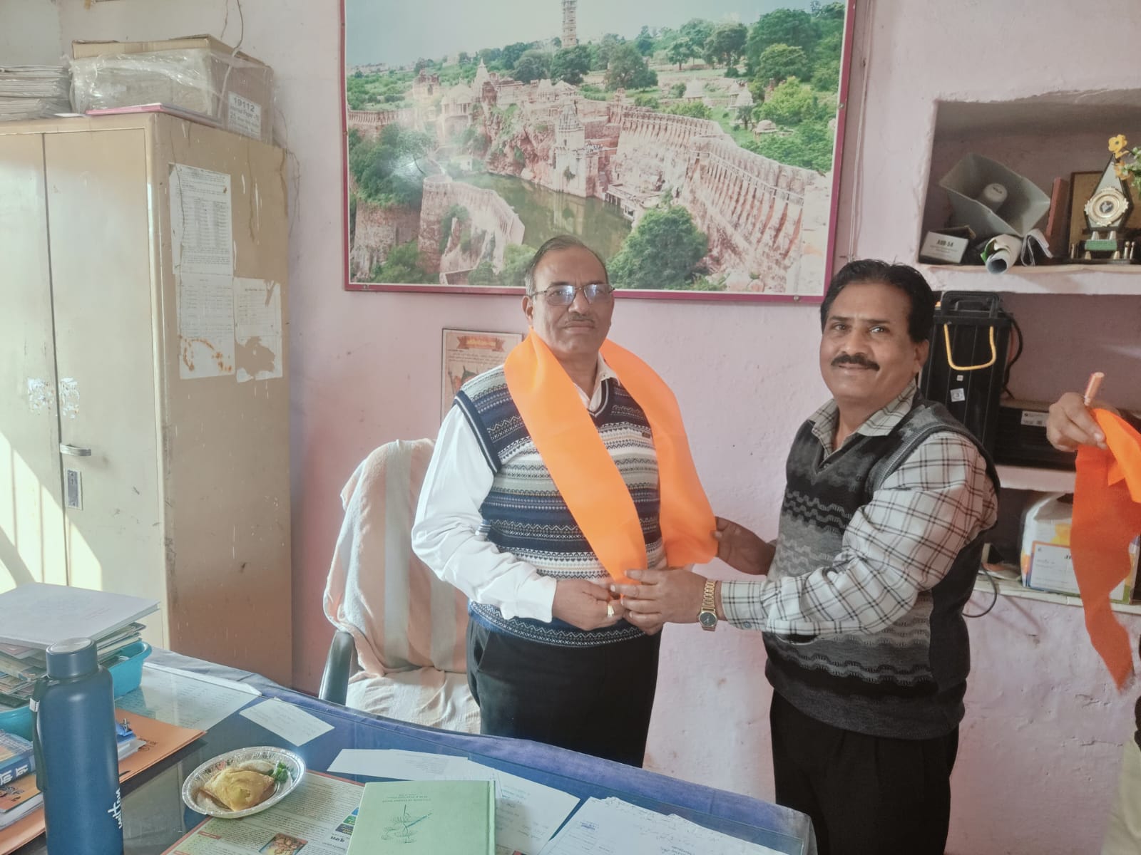 चित्तौड़गढ़ / भदेसर - मुख्य ब्लॉक शिक्षा अधिकारी ने किया कन्नौज विद्यालय का निरीक्षण                          