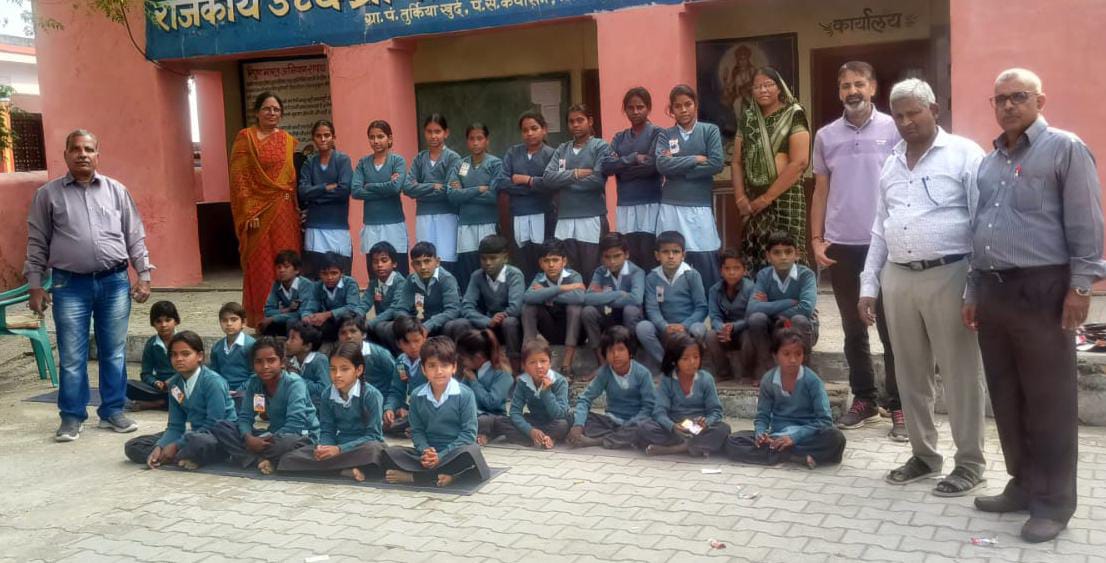 चित्तौड़गढ़ / कपासन - सद्भावना सेवा ट्रस्ट भीलवाड़ा ने किया सर्दी की वर्दी का वितरण