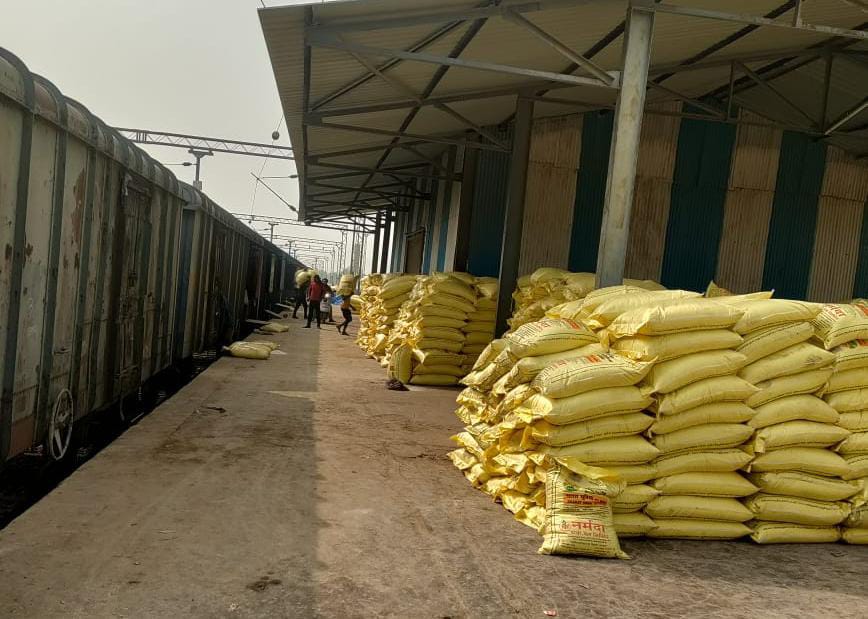 चित्तौड़गढ़ - अच्छी बारिश से गेंहूं फसल का क्षेत्रफल बढ़ने एवं एक साथ बुवाई से बढ़ी यूरिया की मांग