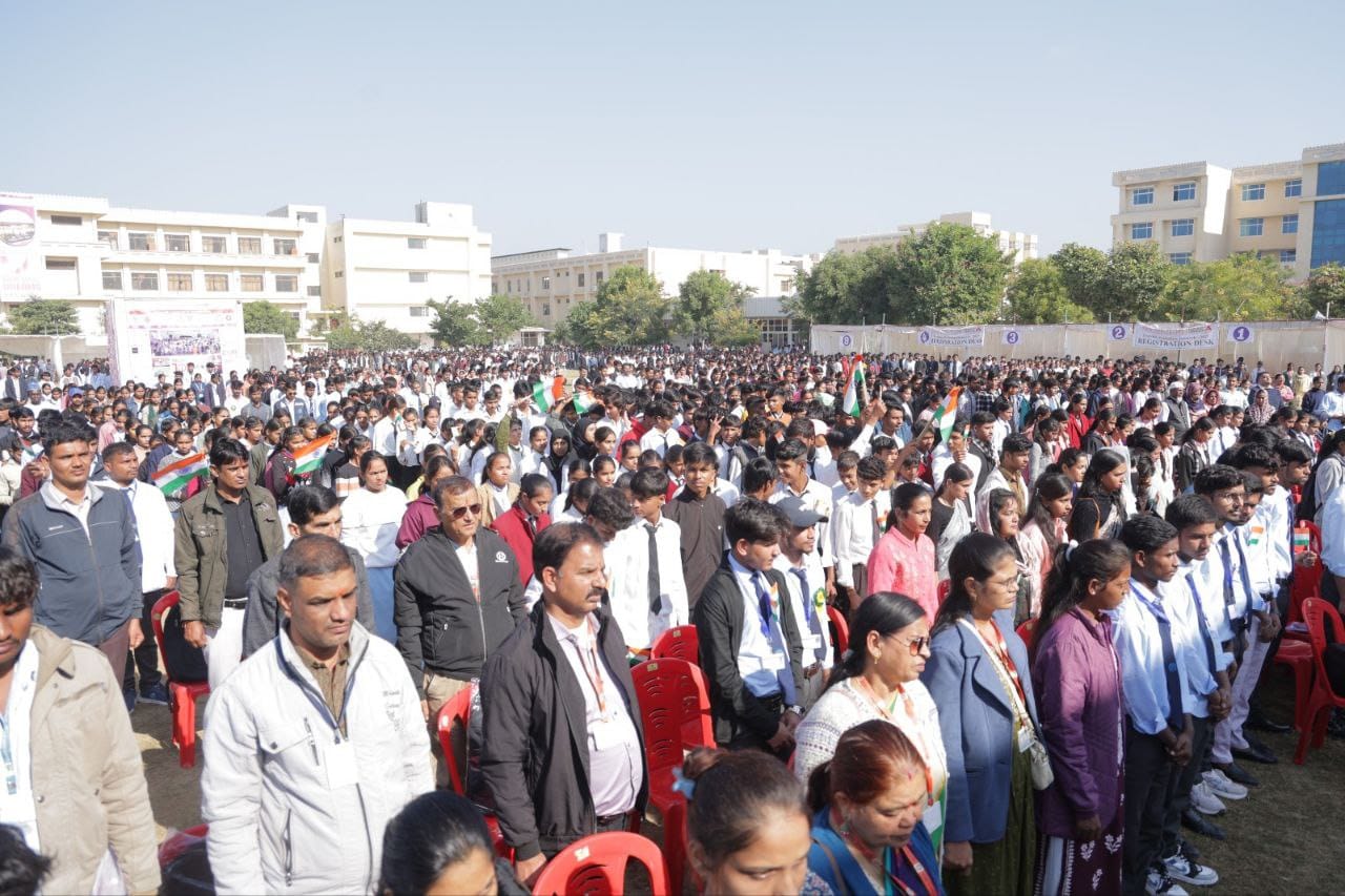 चित्तौड़गढ़ - मेवाड़ विश्वविद्यालय द्वारा विद्यार्थियों को मंच प्रदान करने का प्रयास अत्यंत अनुकरणीय - अग्रवाल 