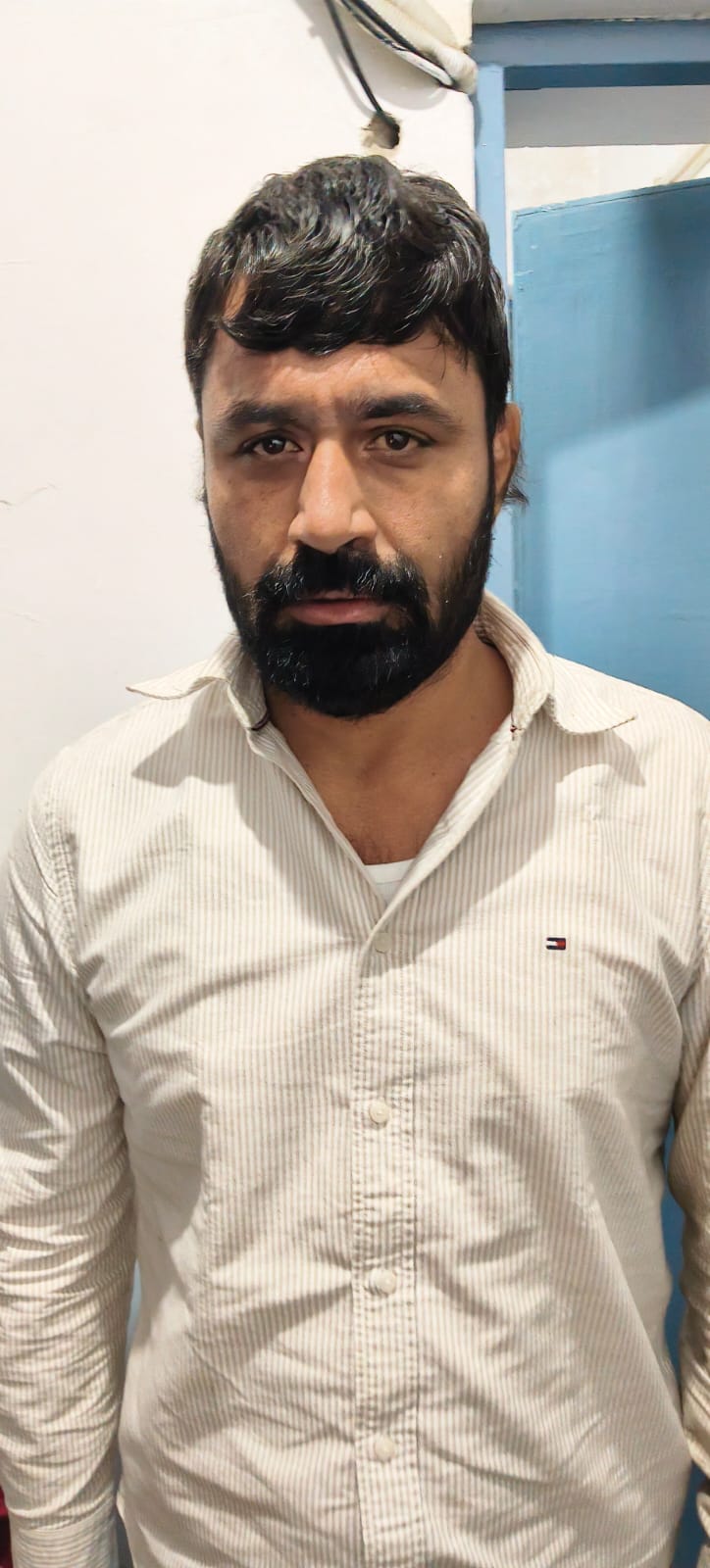 चित्तौड़गढ़ - पांच हजार रुपये का ईनामी बदमाश गिरफ्तार, एक देशी पिस्टल बरामद