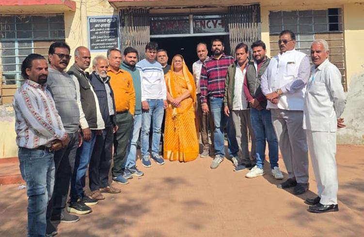 चित्तौड़गढ़ / कपासन - फल एवं कंबल वितरण कर नगर मंडल ने मनाया मुख्यमंत्री शर्मा का जन्म दिवस 