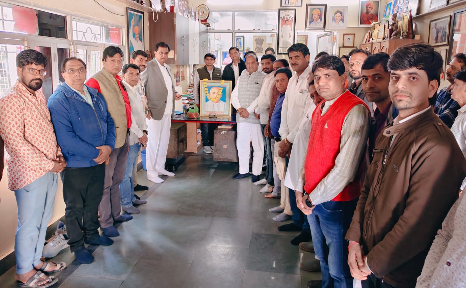 चित्तौड़गढ़ / निंबाहेड़ा - विधायक कृपलानी सहित भाजपा नेताओं ने सरदार पटेल की पुण्यतिथि पर अर्पित किए श्रद्धासुमन