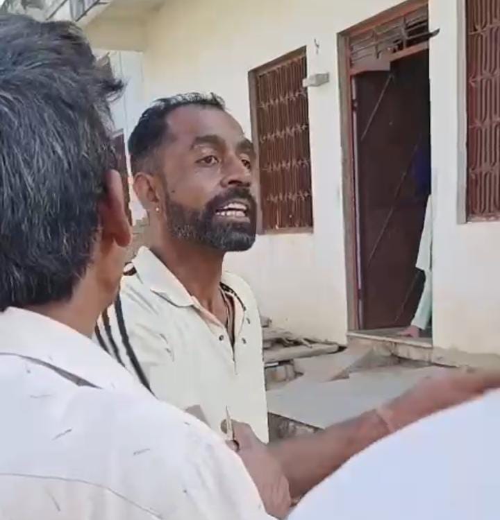 चित्तौड़गढ़ / निंबाहेड़ा - अध्यापक ने शराब के नशे में विद्यालय के बाहर किया हंगामा 