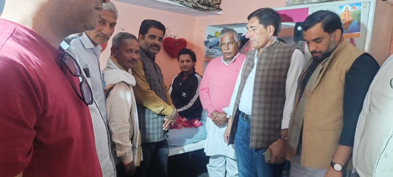 चित्तौड़गढ़ - पूर्व राज्यमंत्री सुरेंद्रसिंह जाड़ावत ने घायल सूरज माली से की मुलाकात, उपचार की जानकारी ली