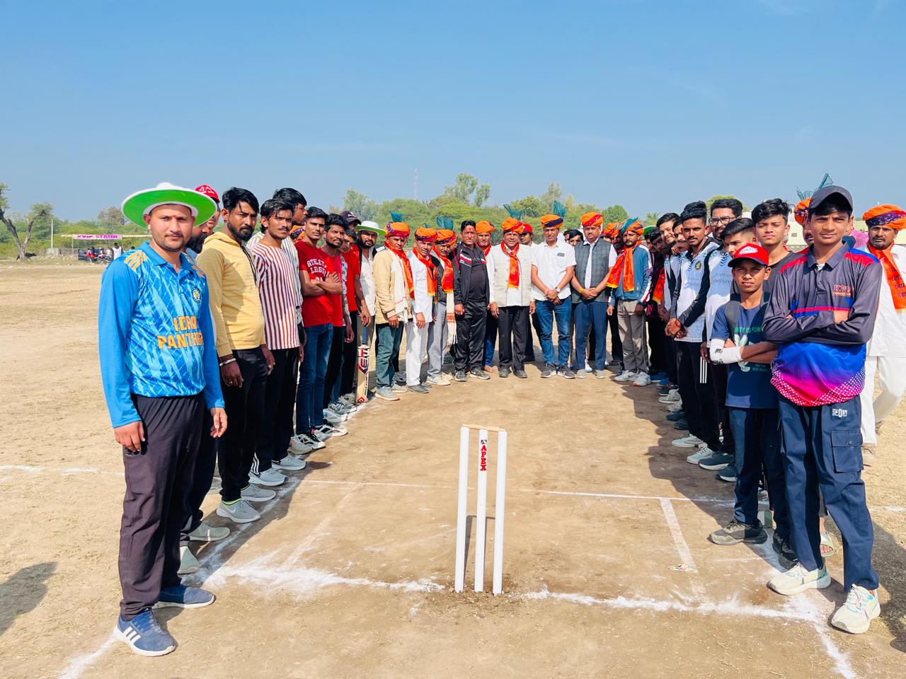 चित्तौड़गढ़ / डूंगला - अखिल खारोल खारवाल समाज की 15वीं क्रिकेट प्रतियोगिता का हुआ शुभारंभ