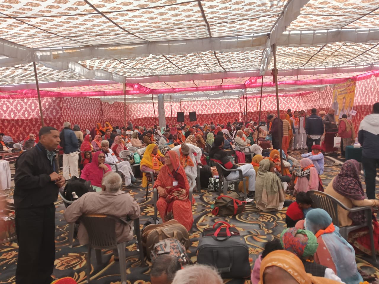 चित्तौड़गढ़ - वरिष्ठ नागरिक तीर्थ यात्रा योजना के अंतर्गत 500 वरिष्ठ नागरिकों का दल ओड़िशा के लिए रवाना