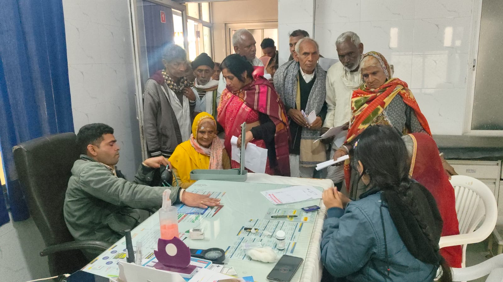 चित्तौड़गढ़ - निशुल्क मोतियाबिंद ऑपरेशन शिविर का आगाज, पहले दिन 127 का हुआ पंजीयन