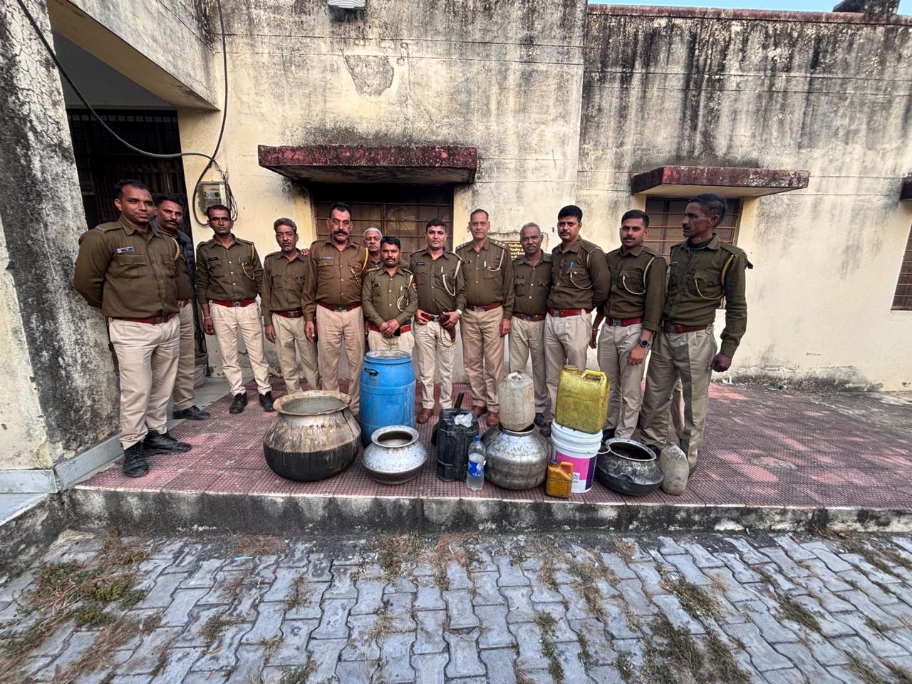 चित्तौड़गढ़ - दूसरे दिन भी आबकारी की दबिश, 1500 लीटर वॉश नष्ट