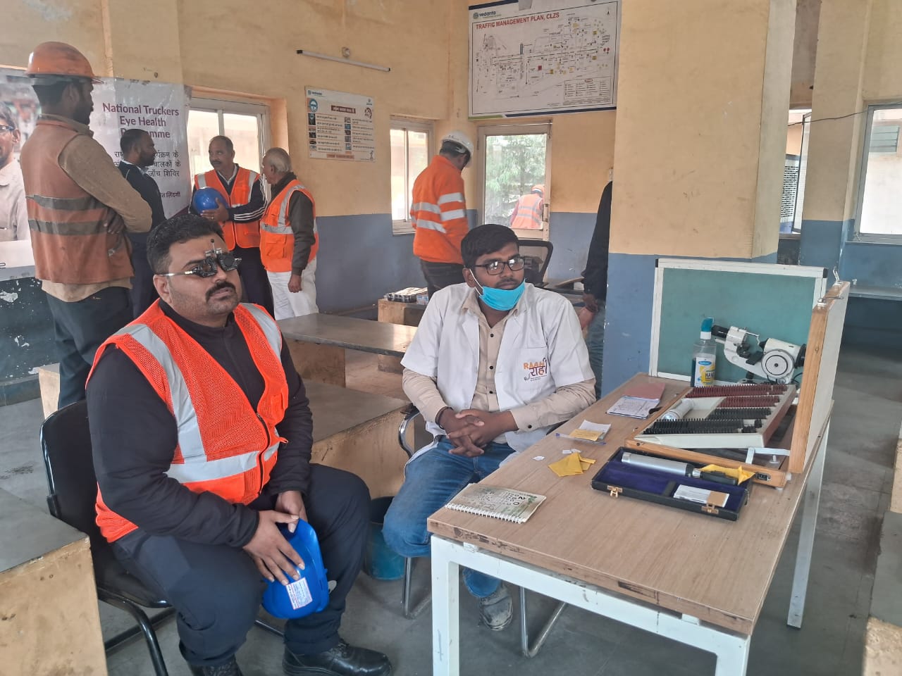 चित्तौड़गढ़ - चंदेरिया समेल्टिंग कॉम्प्लेक्स में 8वां नि:शुल्क नेत्र जांच शिविर संपन्न; 280 ड्राइवरों की हुई जाँच