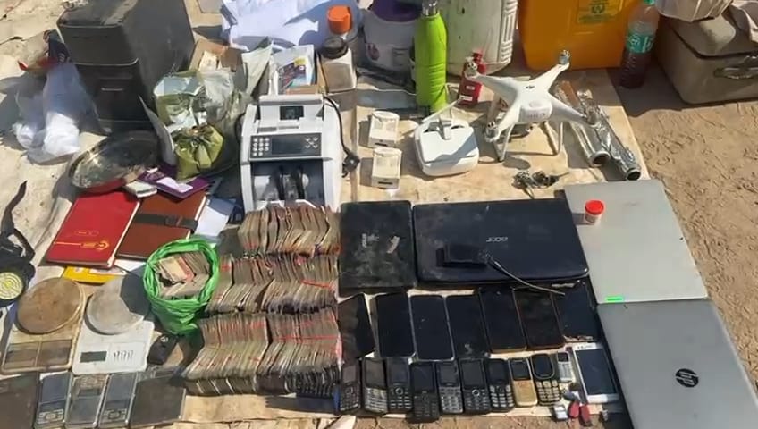चित्तौड़गढ़ - ऑपरेशन विष हरण में पुलिस को बड़ी सफलता, गंगरार क्षेत्र में पकड़ी ड्रग्स फैक्ट्री, मादक पदार्थ के अलावा उपकरण जब्त, 14 लाख की नकदी और केश गिनने की मशीन भी पकड़ी