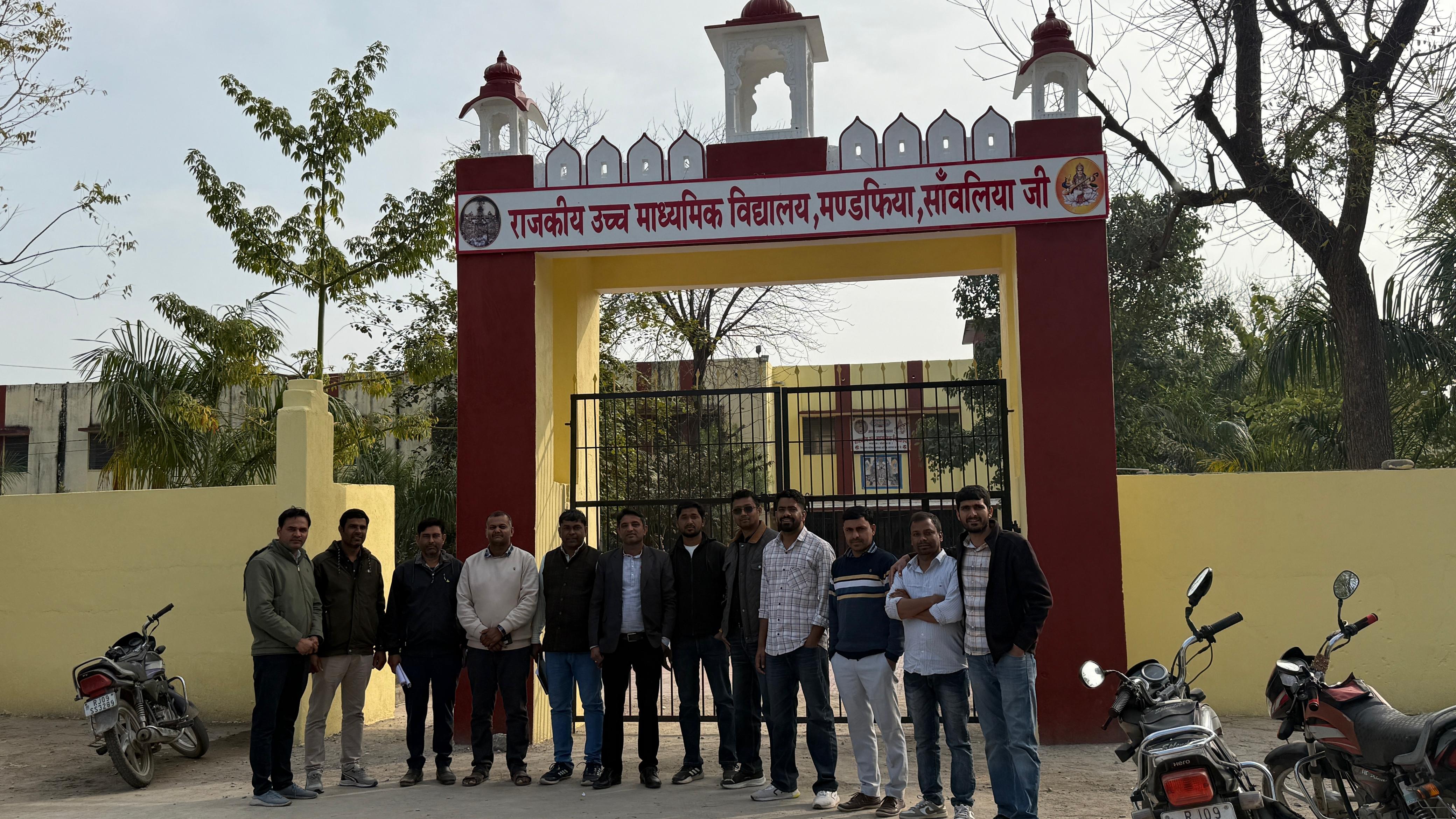 चित्तौड़गढ़ / मण्डफिया - सांवरियाजी विद्यालय स्टॉफ ने बनाया प्रवेश द्वार, राज्य स्तर पर चर्चित हुआ विद्यालय