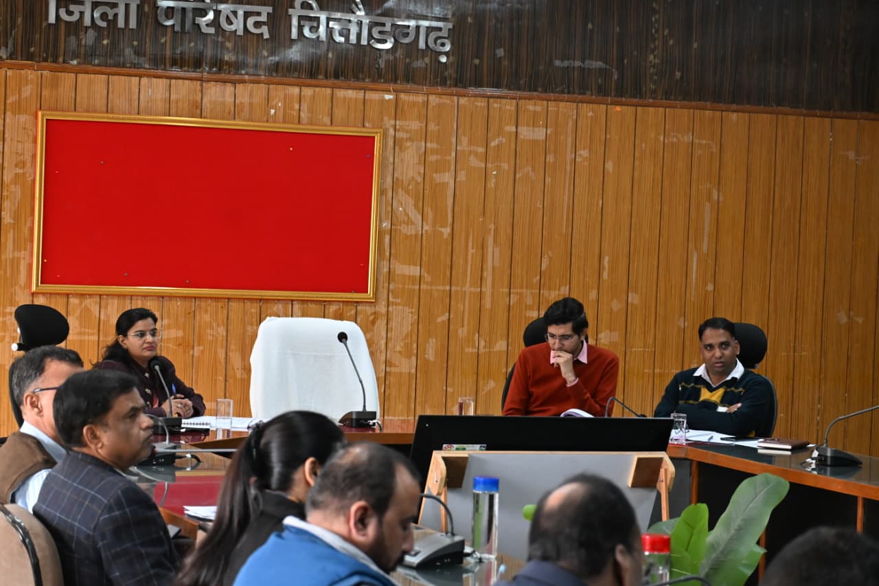 चित्तौड़गढ़ - संपर्क पोर्टल, मुख्यमंत्री जनसुनवाई एवं फ्लैगशिप योजनाओं की प्रगति की समीक्षा