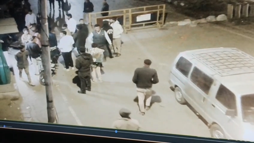 चित्तौड़गढ़ - खाकी वाले साहब यह 'गुंडागर्दी' है....।