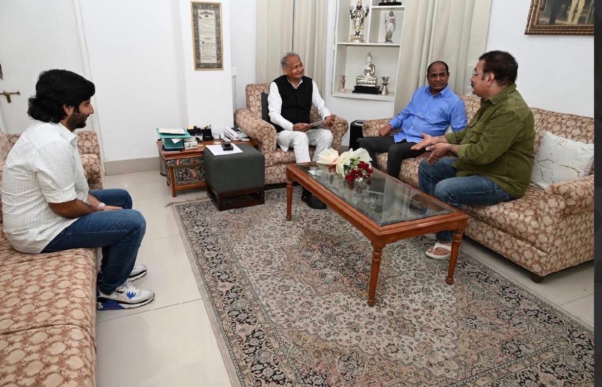 चित्तौड़गढ़ / बेंगू - पूर्व मुख्यमंत्री गहलोत से पूर्व विधायक बिधूड़ी की मुलाकात