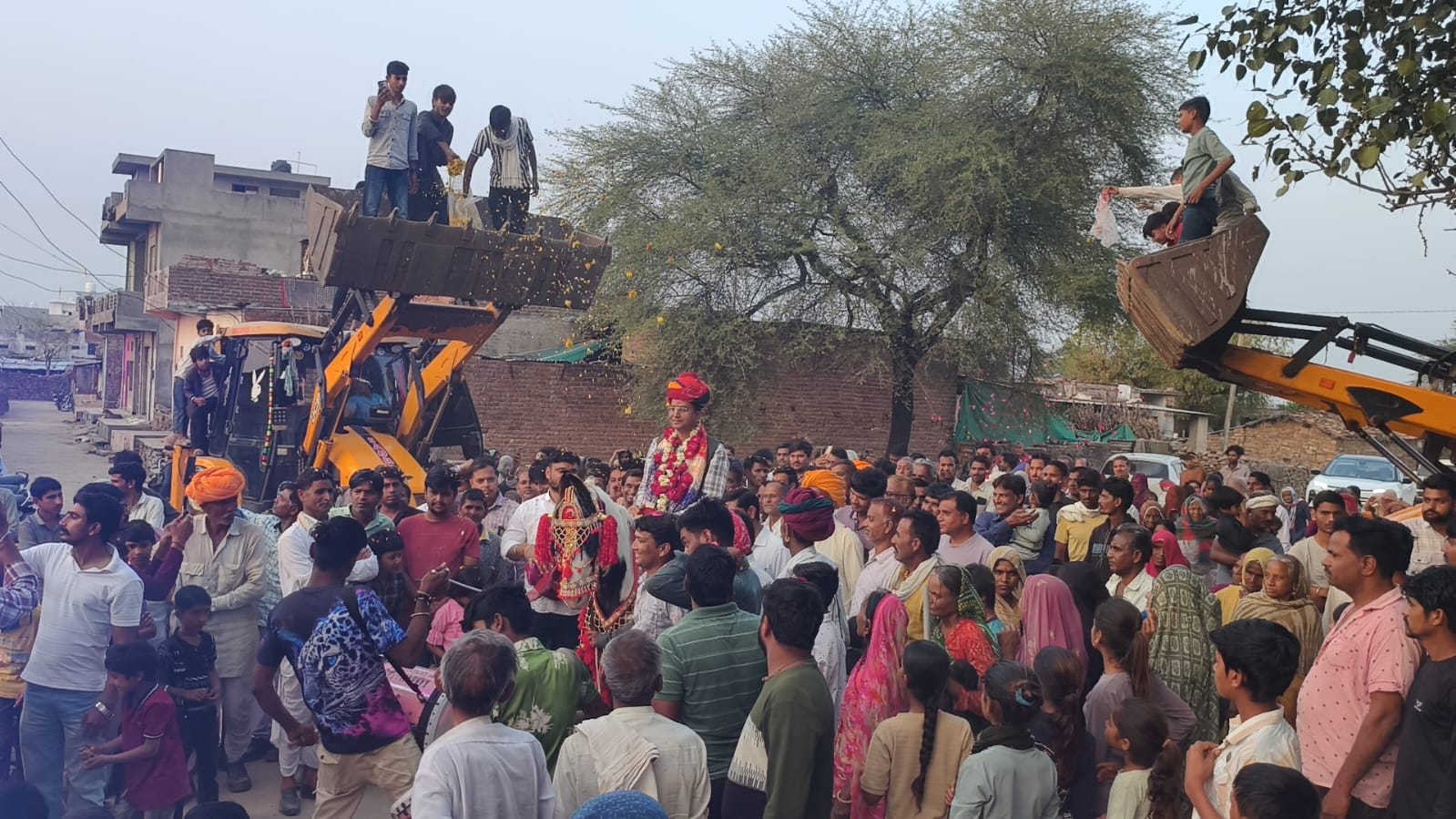 चित्तौड़गढ़ / बेंगू - नव गठित ग्राम पंचायत बनने ग्रामीणों ने किया विधायक का स्वागत