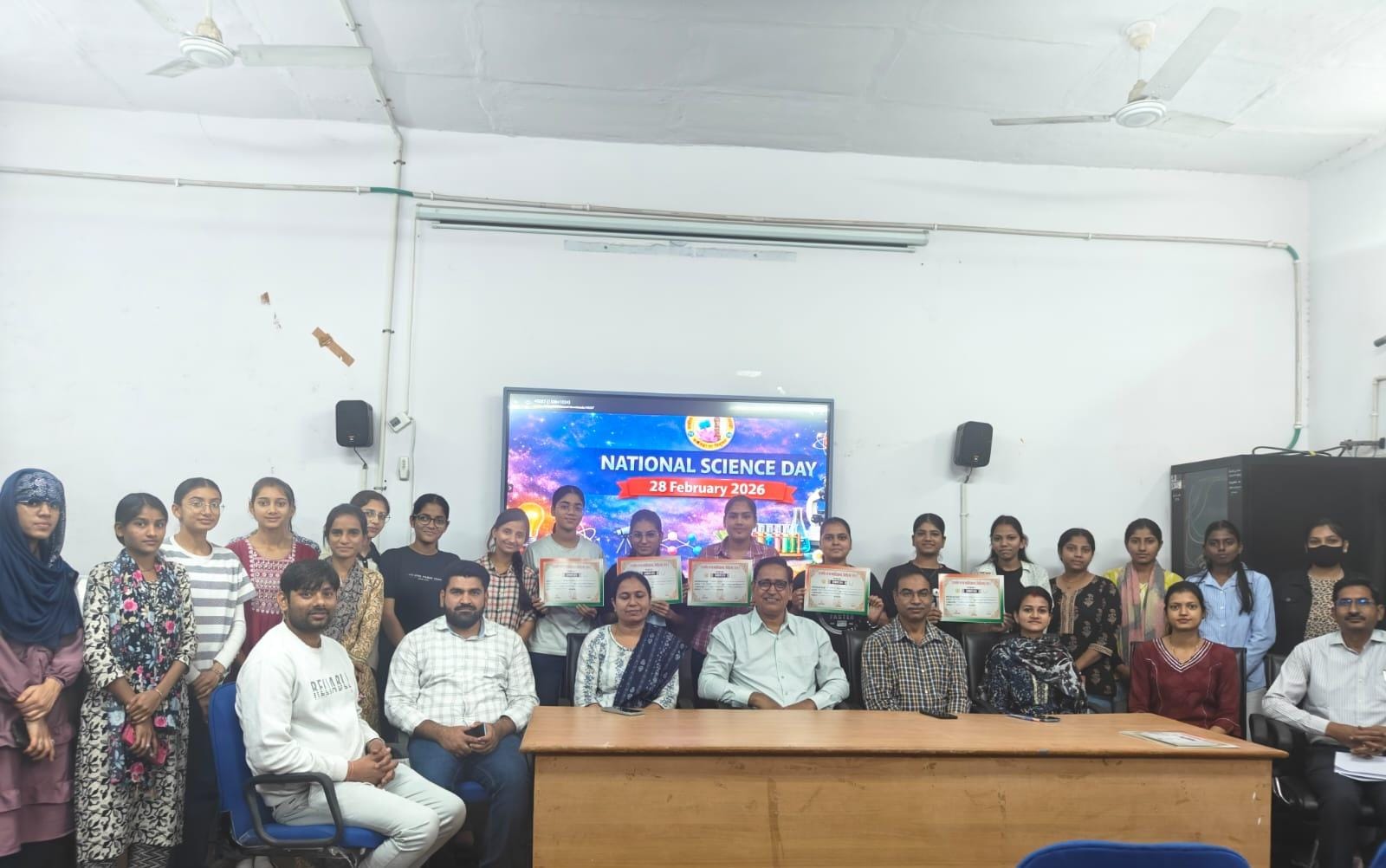 चित्तौड़गढ़ - कन्या महाविद्यालय में राष्ट्रीय विज्ञान दिवस पर क्विज प्रतियोगिता आयोजित