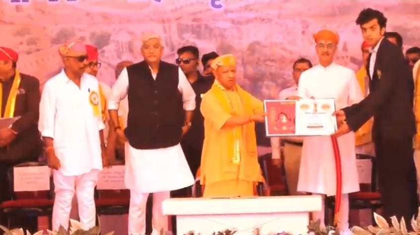 चित्तौड़गढ़ - जौहर श्रद्धांजलि समारोह में सीएम योगी आदित्यनाथ ने वीरांगनाओं को दी श्रद्धांजलि