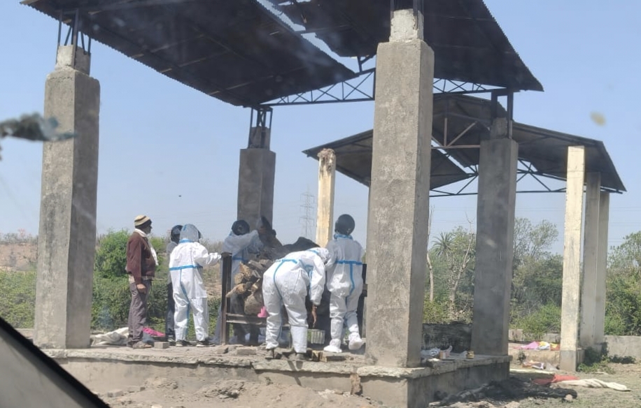 चित्तौड़गढ़ / बेंगू - अंतिम संस्कार के दौरान मधुमक्खियों ने किया ग्रामीणों पर हमला