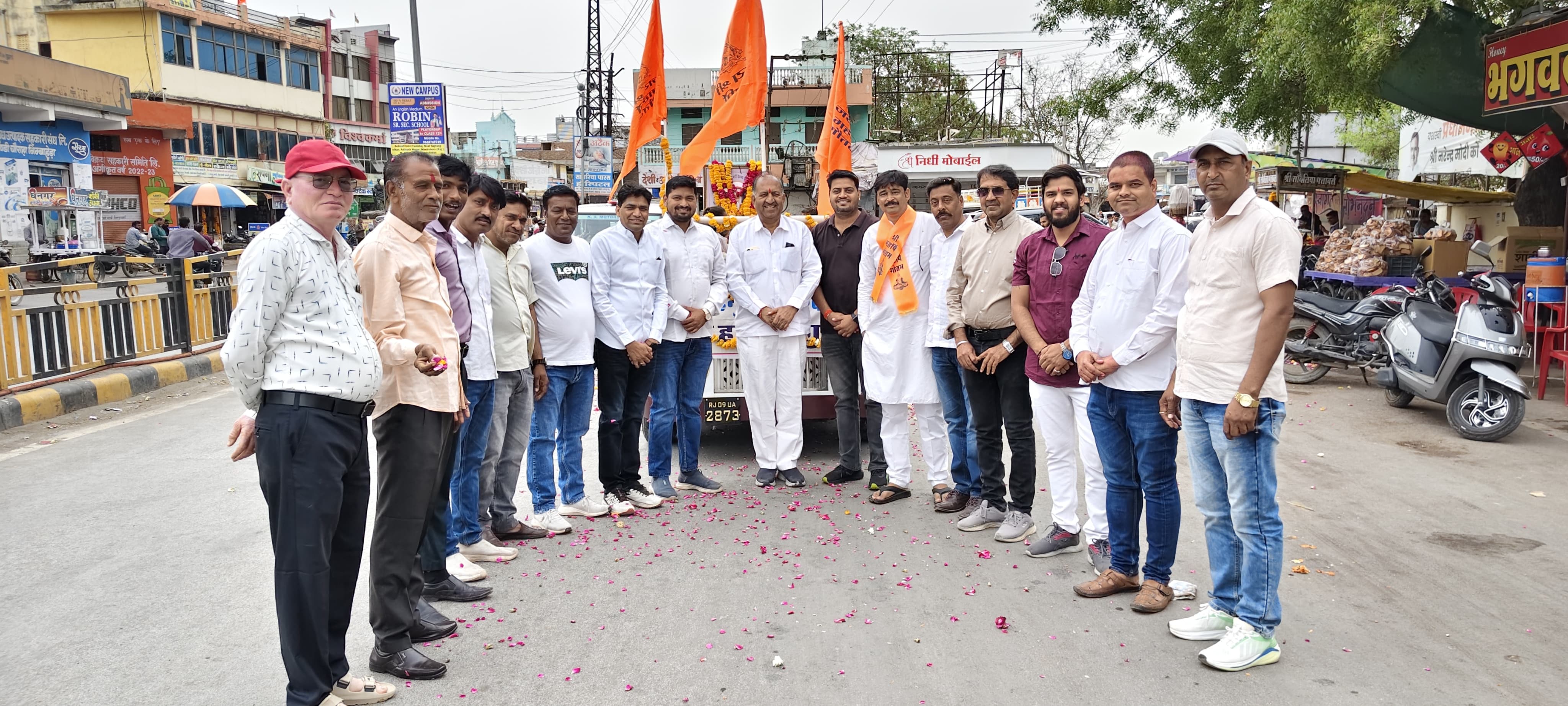 चित्तौड़गढ़ / निम्बाहेड़ा - महर्षि गौतम जयंती पर गुर्जर गौड़ ब्राह्मण समाज ने निकाली शोभायात्रा, भाजपा की ओर से पुष्प वर्षा के साथ किया स्वागत