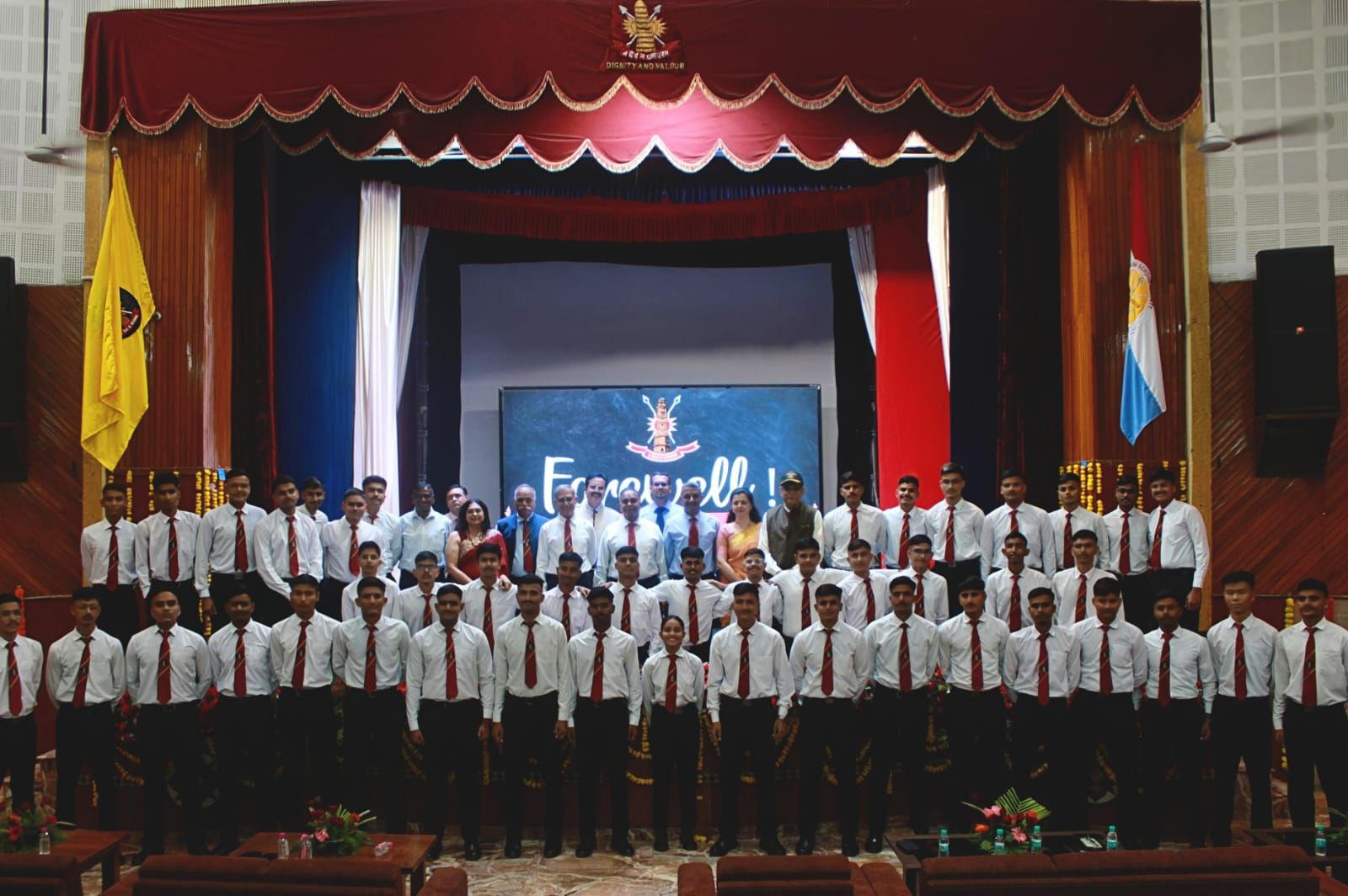 चित्तौड़गढ़ - सैनिक स्कूल में कक्षा 12वीं के छात्रों को दी भाव भीनी विदाई