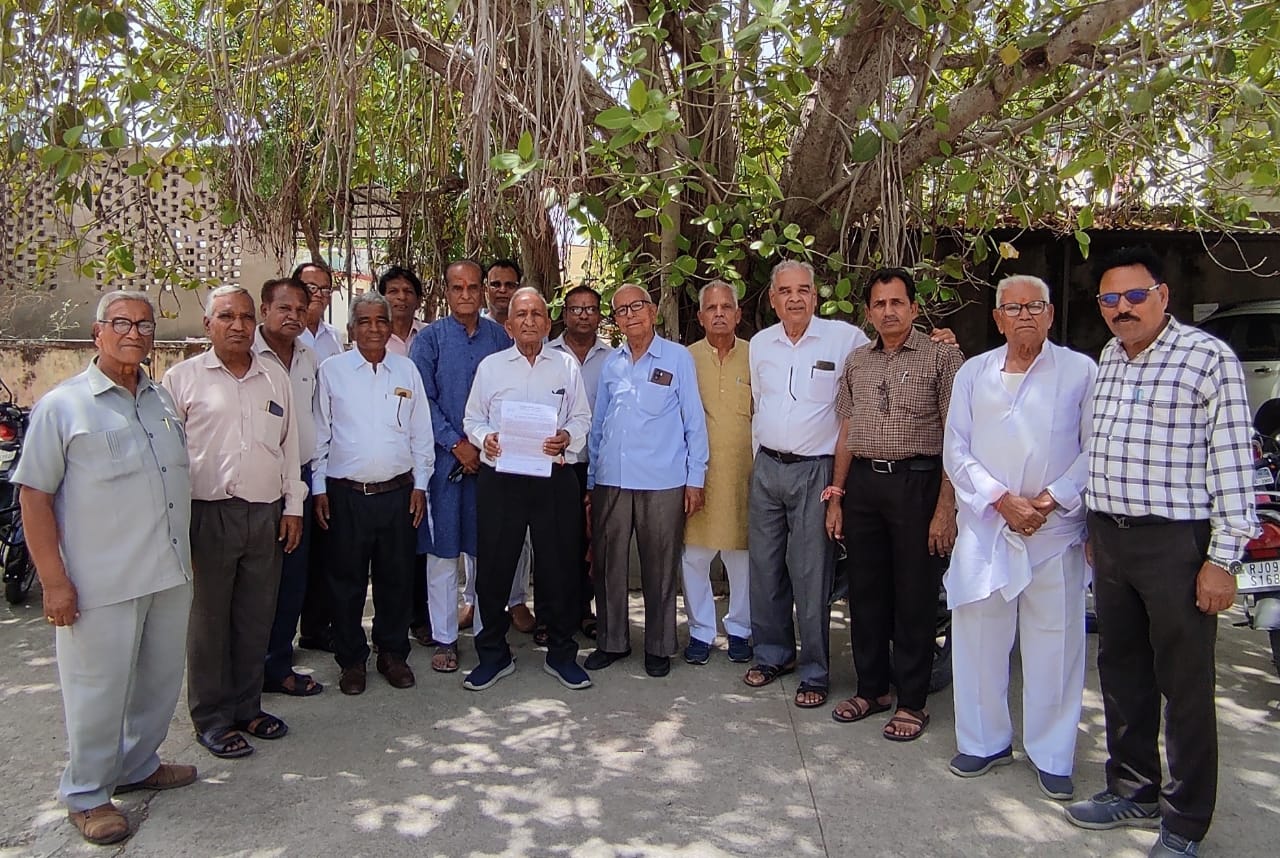 चित्तौड़गढ़ / कपासन -  राजस्थान पेंशनर समाज ने तहसीलदार को दिया ज्ञापन