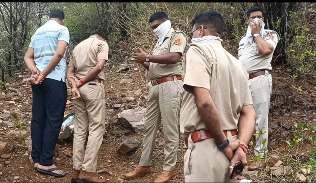 चित्तौड़गढ़ - संदिग्ध अवस्था में मिला महिला का निर्वस्त्र शव, पुलिस जुटी मामले की जांच में